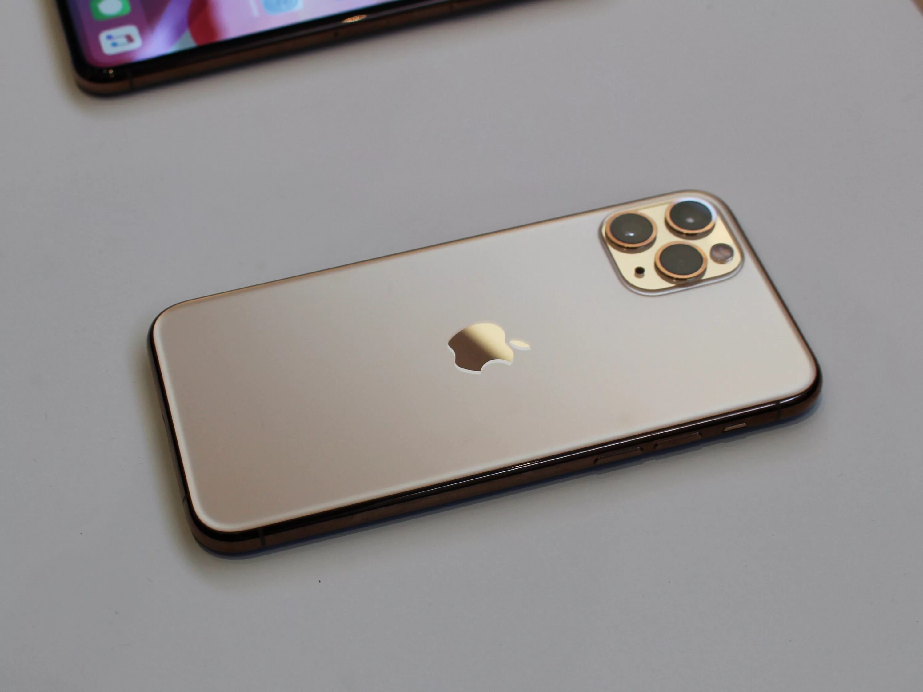 Apple iphone 11 Pro. Apple iphone 11 Pro Max 256gb золотой. Apple iphone 11 Pro Max Gold. Iphone 11 Pro 256.