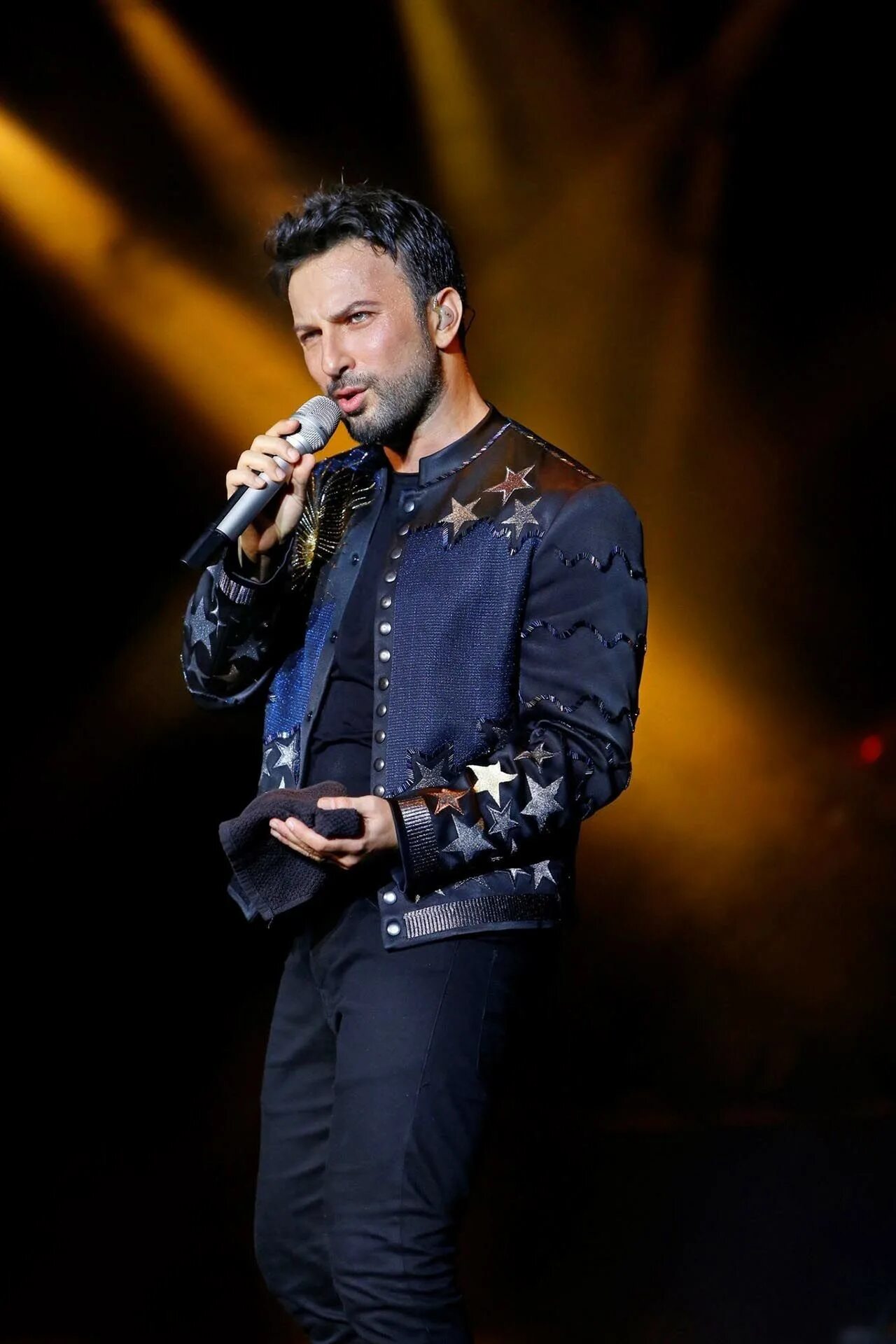 Таркан. Таркан фото 2023. Певцы турции. Певец таркан 2021. Кан тао.