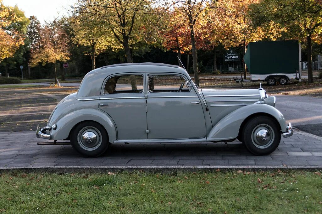 1951 россия. Mercedes w136. Mercedes w105. Мерседес w121. Mercedes w15.