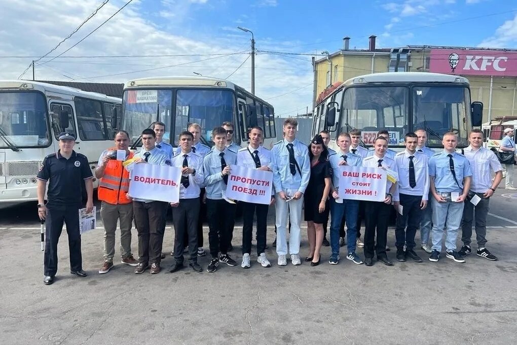 Сотрудник ГИБДД. ГИБДД фото. Отделение ДПС. Отдел ГАИ. Переехал в орел