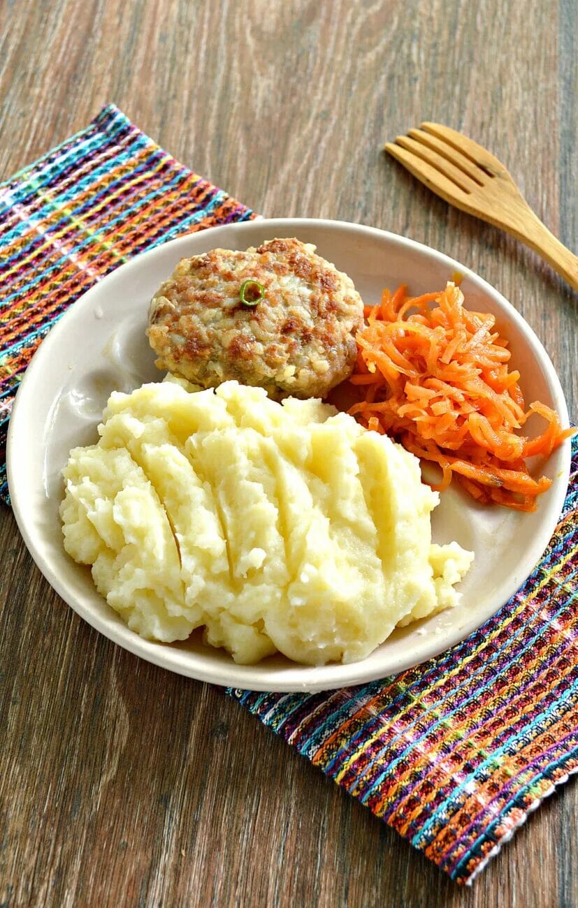 Картофельное пюре в мультиварке. Картофельное пюре. картошка пюре. картошка толченка. картофельное пюре картинки.