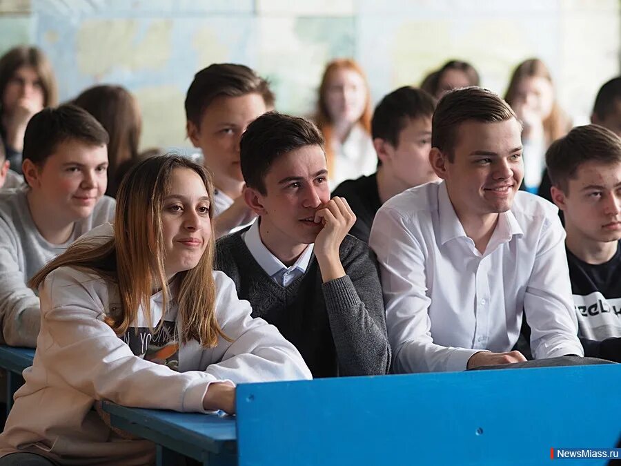 Колледжи миасса после 9 класса. Медицинский колледж ульяновск 12 сентября. Директор геологоразведочного колледжа миасс. Саткинский медицинский колледж. Колледжи миасса после 9 класса.