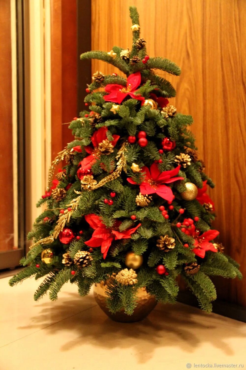 2011 Christmas Tree Cool christmas trees, Christmas tree decorations, Beautiful 