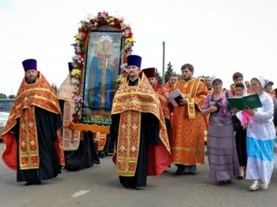 Пятница каневская. Каневская станица Стародеревянковская крестный ход Криница. Общеепархиальный крестный ход Криница. Каневская станица Стародеревянковская крестный ход. Криница Стародеревянковская Святой источник.