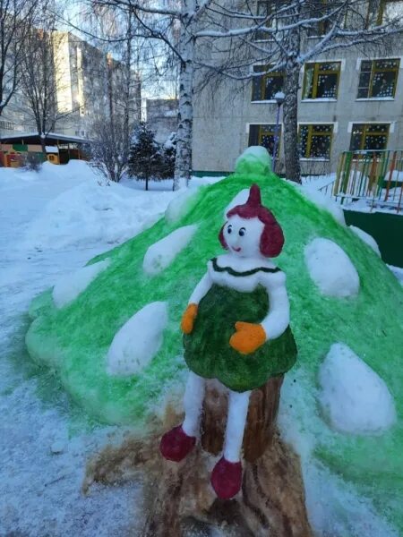 Снежный городок эколята дошколята. Снежный городок в доу. Эколята 2023 снежный городок. Снежные эколята. Снежный городок эколят.