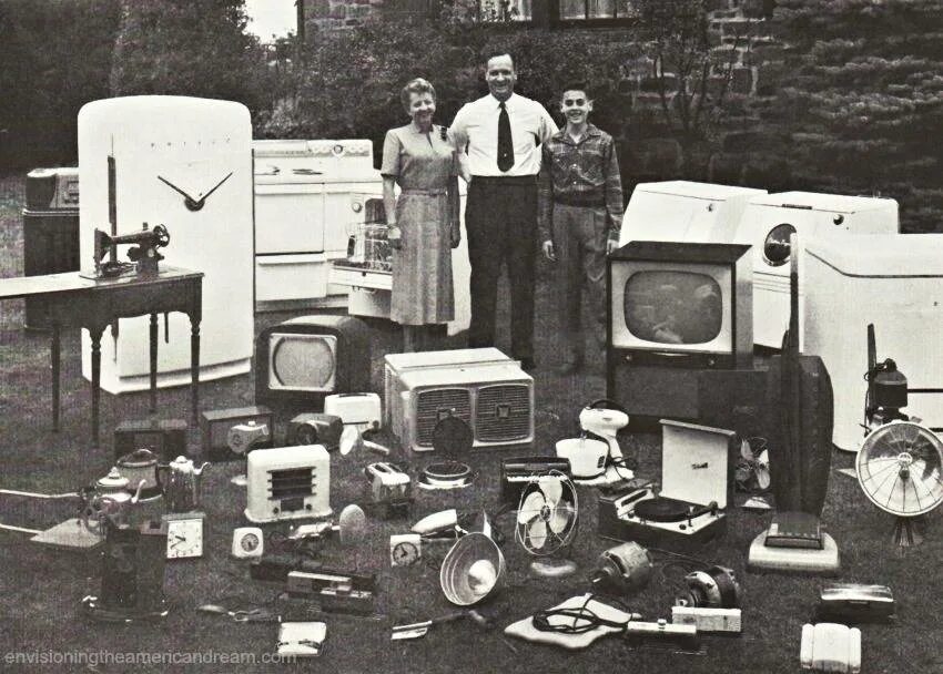 Компьютер Echo IV 1966 американского инженера Джеймса Сазерленда. 20-Е годы 20 века техника США. Бытовая техника 20 век. Старинная бытовая техника. Техника в послевоенное время