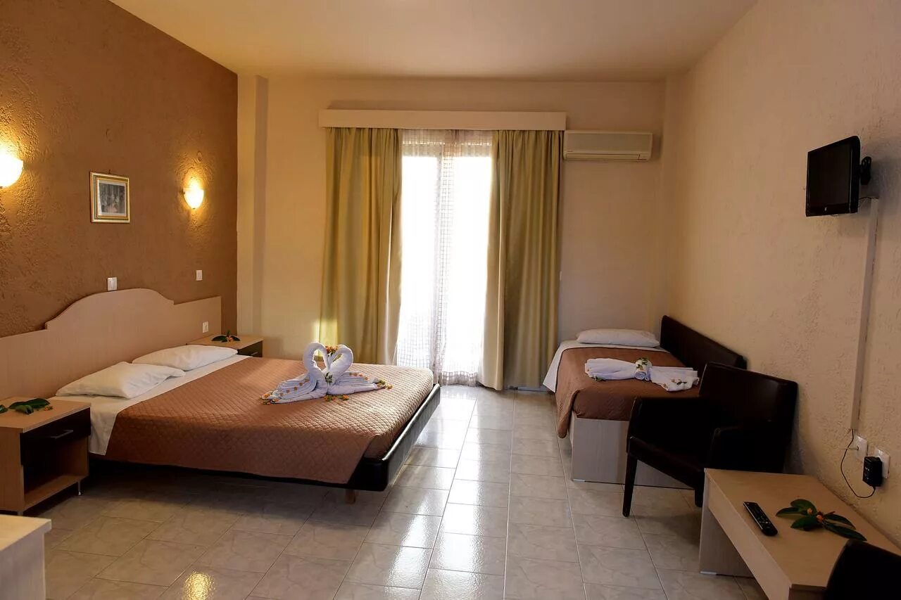 Отель helen санкт-петербург. Helen-hotel. Santa helena. Helen hotel санкт-петербург. Делос отель адлер.
