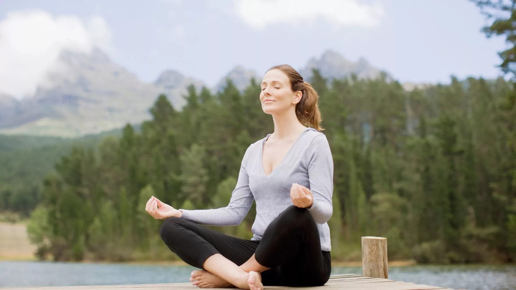 Health improved. Здоровый образ жизни йога. Йога медитация. Йога образ жизни. Девушка йога.