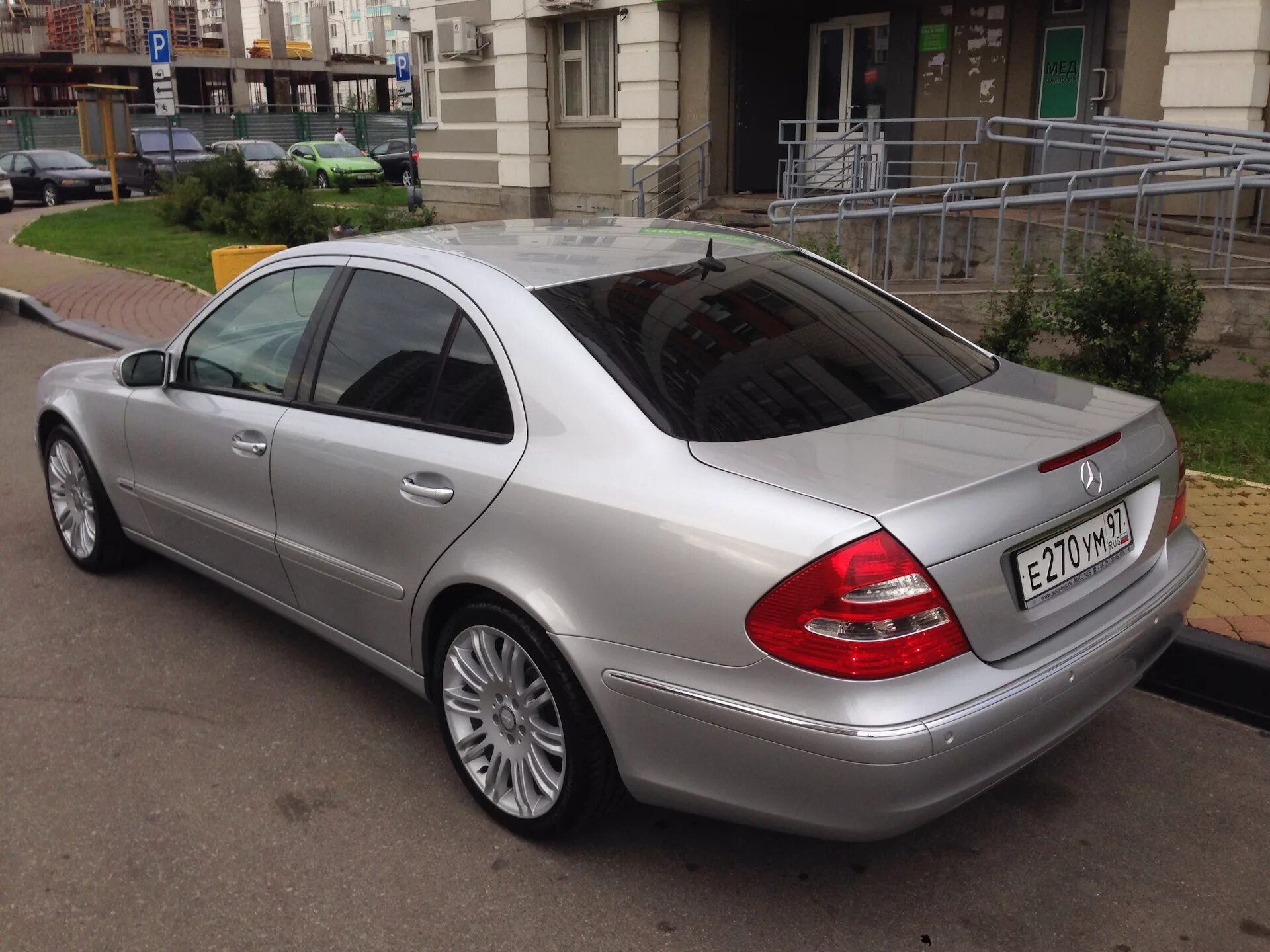 Куплю mercedes 211. Мерседес w211 2001. Mercedes w211 серебристый. Мерседес w211 2003. Мерседес 211 2003.