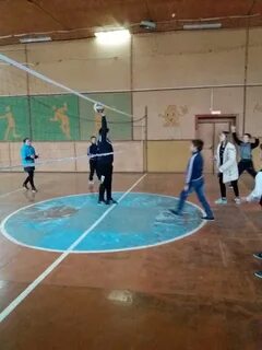 Пионербол подводящая игра