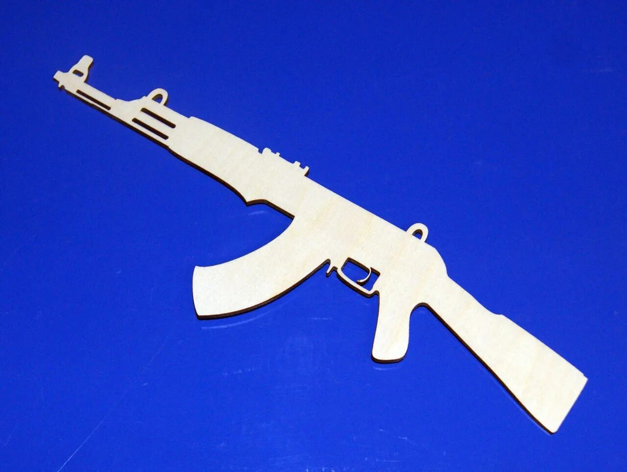 автомат калашникова ак-47 (t. ак 47 из дерева. Ak 47 картон. акр сделать из картона. автомат калашникова из картона.