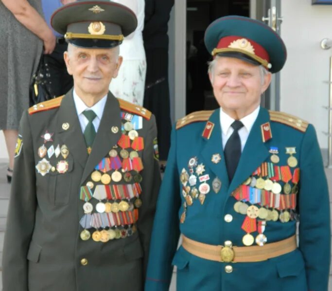 Колонный зал дома правительства кбр. Кабардино-балкария 9 мая. Фото ветерана кбр. Все витираный кбр мамбетовый. Фото ветерана кбр.