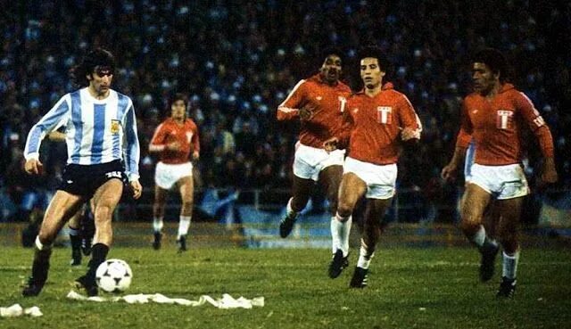 20.06 1978. Argentina 1978. чм 1978 финал. марио кемпес 1978. сборная перу по футболу 1978.