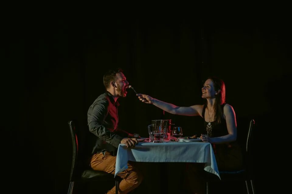 Ужин в темноте. Dark dinner. Замок во-ле-виконт салют. Wine aesthetic. Романтический ужин в темноте.