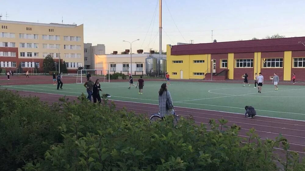 Лицей 1 изменения. Лицей 1 Брянск стадион. Гимназия 1 Брянск стадион. Стадион Брянск лицей 27. Стадион Брянск 9 школа.