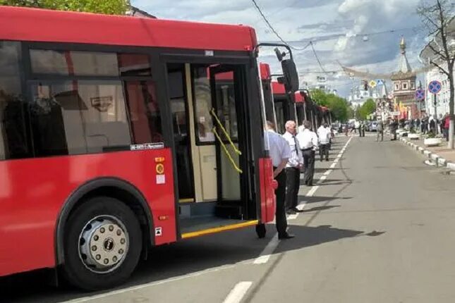 Автобус красное новосибирск. 26 Автобус Ярославль. Автобус 26 Москва. Новый автобус Ярославль YARNEWS. Ярославские автобусы галерея.