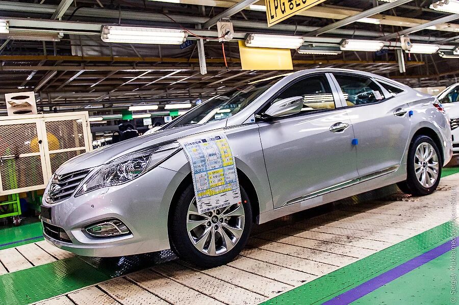 Авто из кореи. Завод Хендай в Корее. Hyundai корейский автопром. Автомобилестроение Южной Кореи. Южнокорейские производители машин.