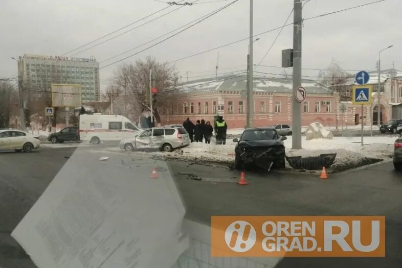 ДТП Оренбург пр парковый. ДТП на Парковом проспекте Оренбург. ДТП на проспекте Парковом Оренбург перевернулась Газель. Авария на Брестской Оренбург. Что произошло в оренбурге сегодня