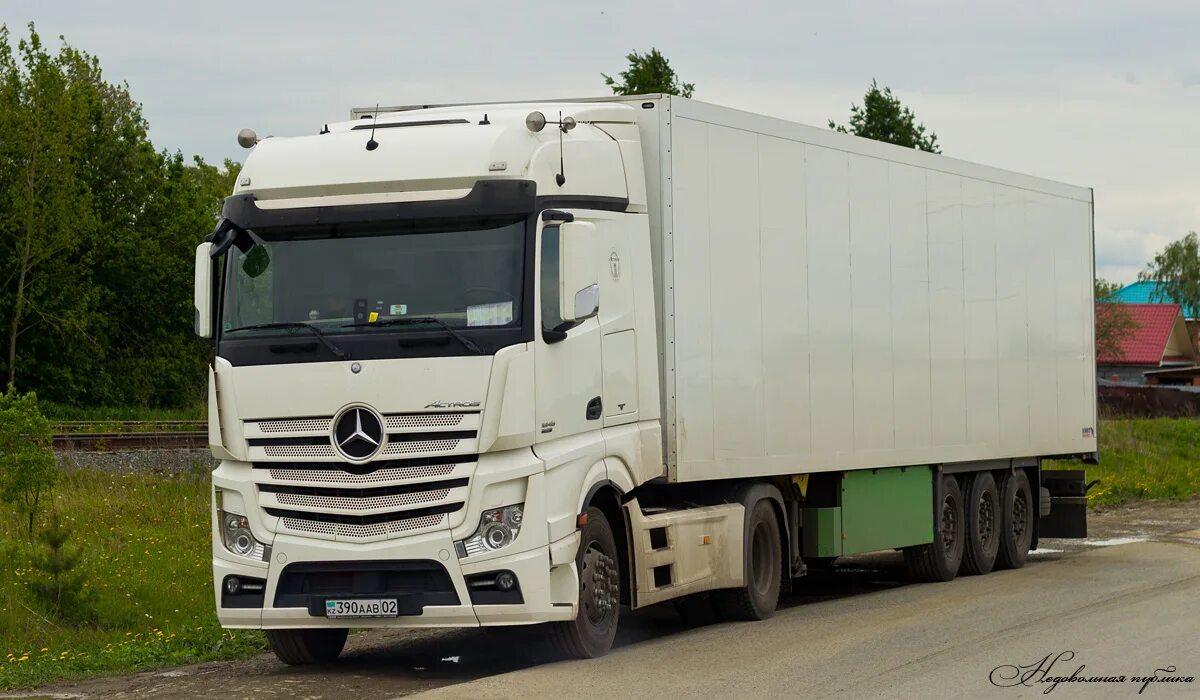 Мерседес Бенц Актрос 3. Мерседес Актрос 5. Mercedes-Benz Actros 1845 рефрижератор. Мерседес Актрос тягач.