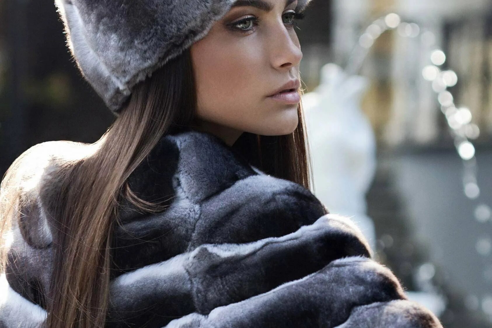 Норковая шуба с соболиным воротником. Норковые шубы стрит стайл. Платок под шубу. Под норковую шубу. Imperia furs норковая шуба 100.