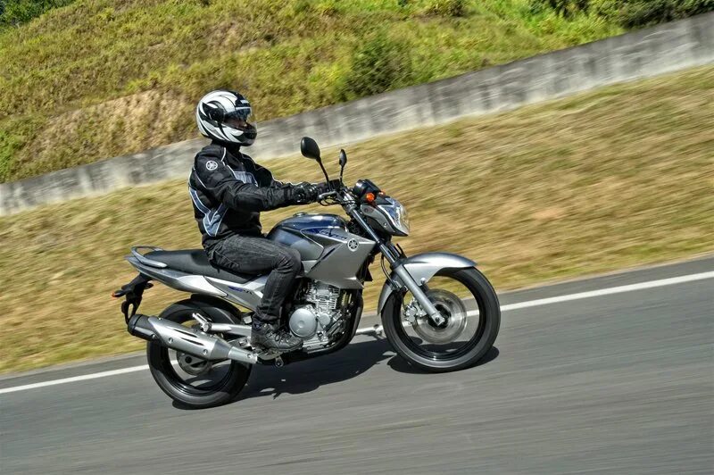 Yamaha fazer 250. Yamaha YS 250 fazer. Мотоцикл Yamaha fazer 250. Мотоцикл Yamaha YS 250 fazer.