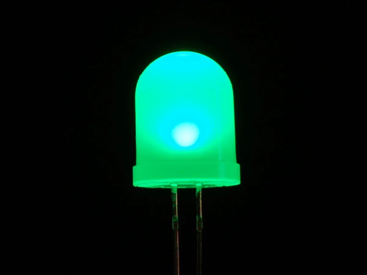 10mm led. Светодиоды. Зеленый светодиод. Светодиод 8 мм. Диод светится