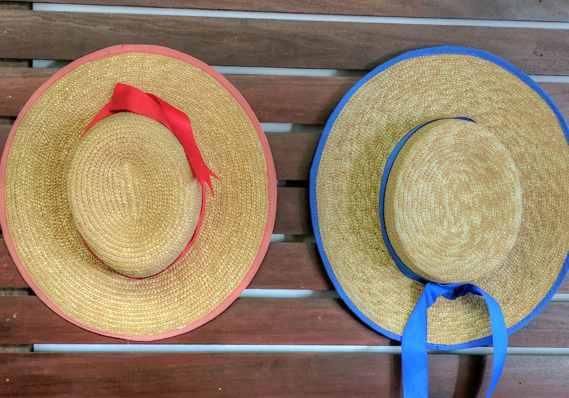 Соломенная шляпа 2023. Соломенная шляпа с лентой. Соломенная шляпка с лентой. Соломенная шляпа женская с лентой. Найти убийц из соломенных шляп
