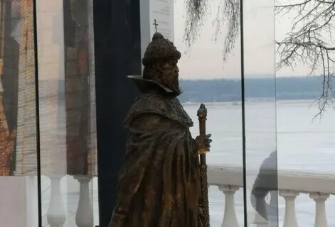 Где стоит памятник ивану