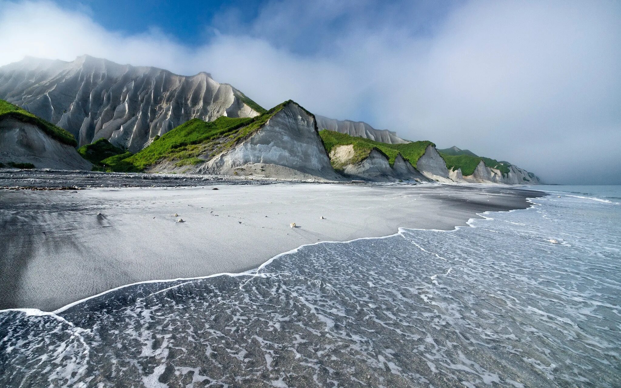 Остров итуруп курильские острова. Курильские острова итуруп. Курильские острова итуруп. Сахалин итуруп. Сахалин итуруп.