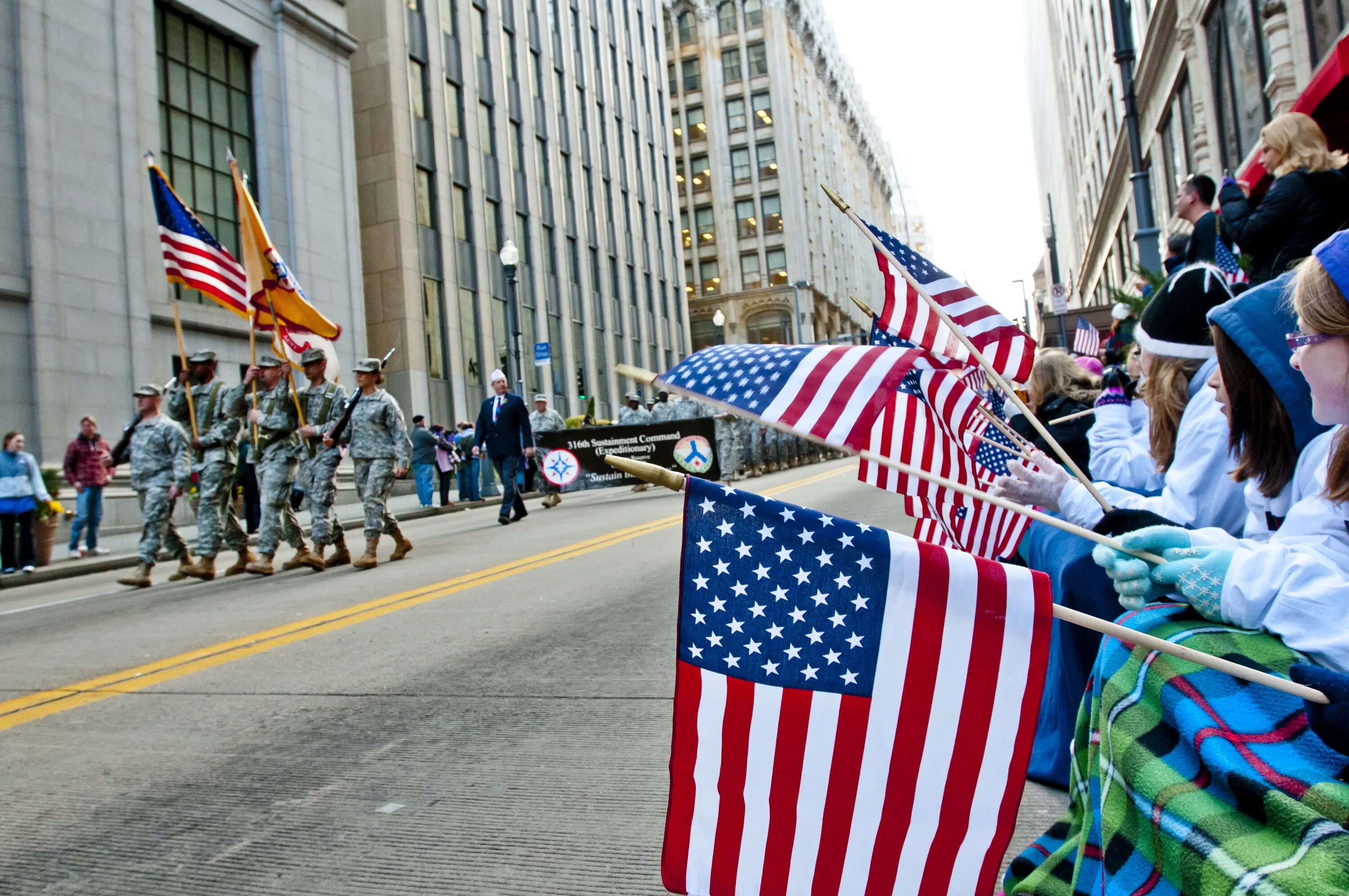 Veterans day. Veteran's Day. Veteran`s Day Parade. Veterans Day США фото. Parade down Pennsylvania Avenue.