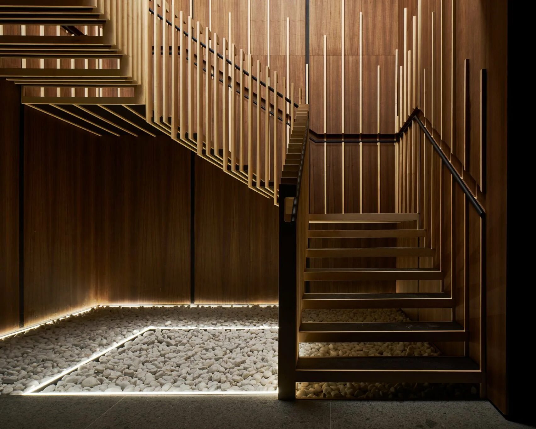 Stairs. Лестница. Деревянные лестницы в современном стиле. Дизайнерские лестницы на второй этаж. Коричневая лестница.