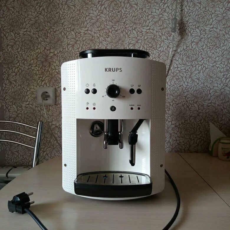 Кофемашина krups roma white ea810570. Автоматическая кофемашина krups essential roma white ea810570. Кофемашина krups ea8105. Кофемашина krups essential ea810870. Автоматическая кофемашина krups essential roma white ea810570.