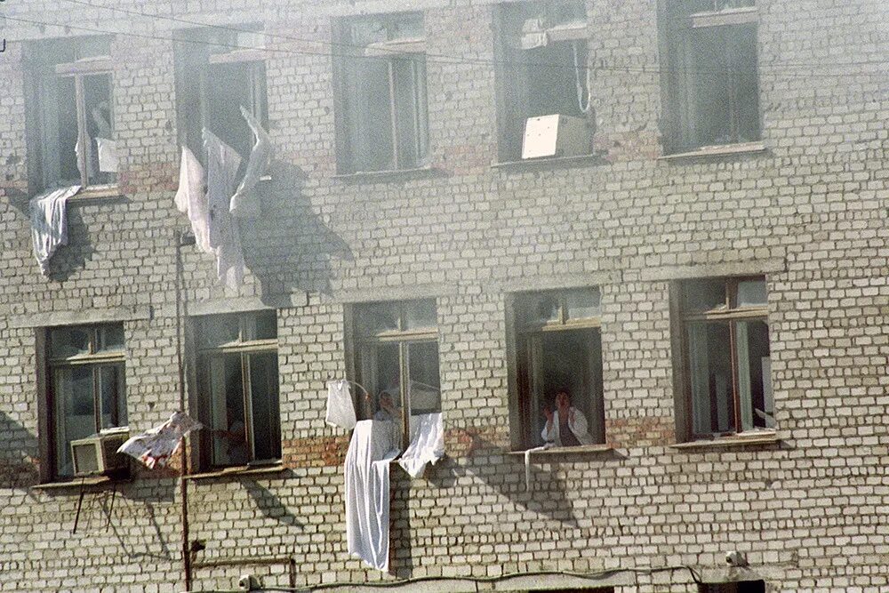 Захват роддома. Захват заложников в Буденновске 1995. Террористический акт в будённовске (14—19 июня 1995). Буденновск 14 июня 1995 года. Штурм больницы в Буденновске 1995.