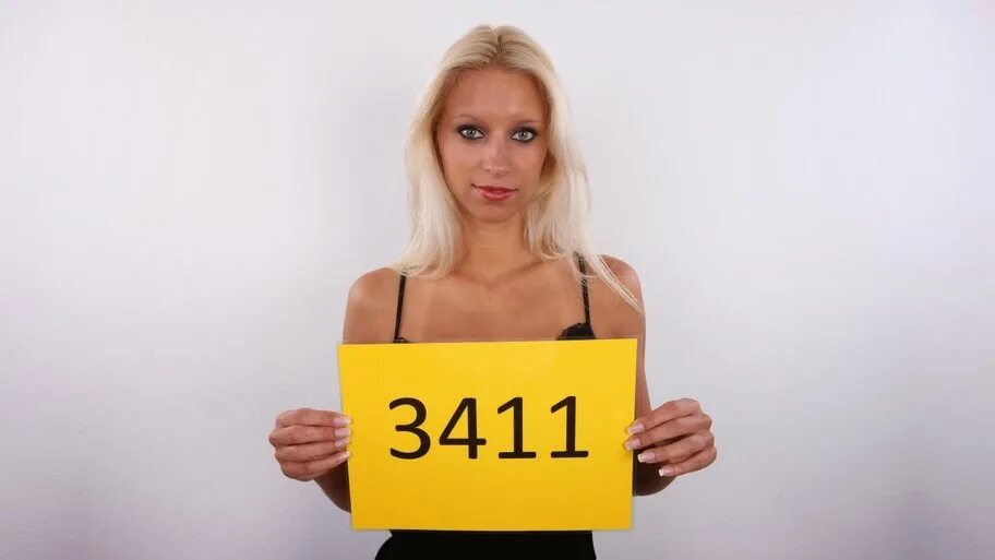 Чешские фантазии. Lenka 2750 кастинг. Жесткий кастинг блондинки. Кастинг коуч. Блондинка на диване кастинг.