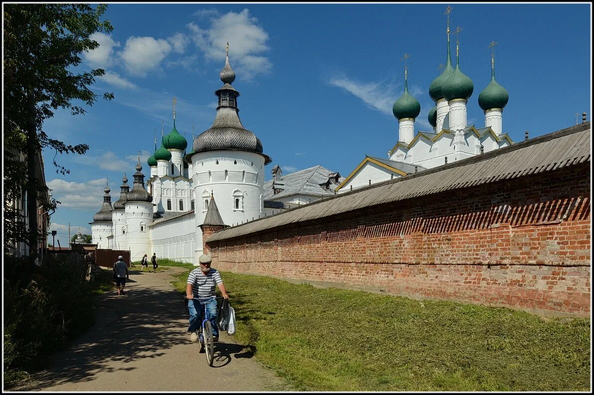 Сайты ростов ярославский. Ростов Великий. Ростов Великий улицы. Селиванов Ростов Великий. Главная улица Ростова Великого.