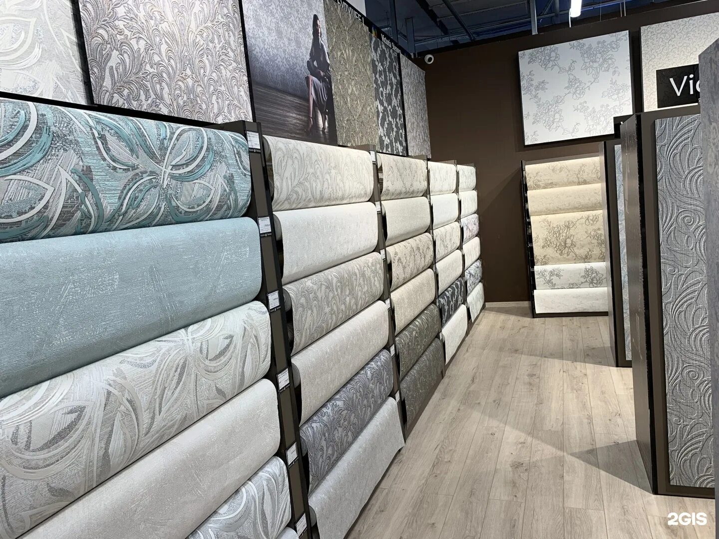 29202 патриция elysium. виниловые обои в зеленых тонах. обои с крупным рисунком. каталог обоев для стен недорогие. каталог обоев для стен недорогие.