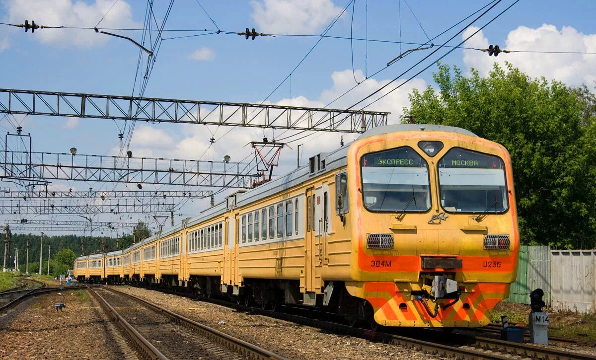 Железнодорожной станции волоколамск. Станция волоколамск. Автобус волоколамск шаховская. Жд станции ржев волоколамск. Станция волоколамск привокзальный.