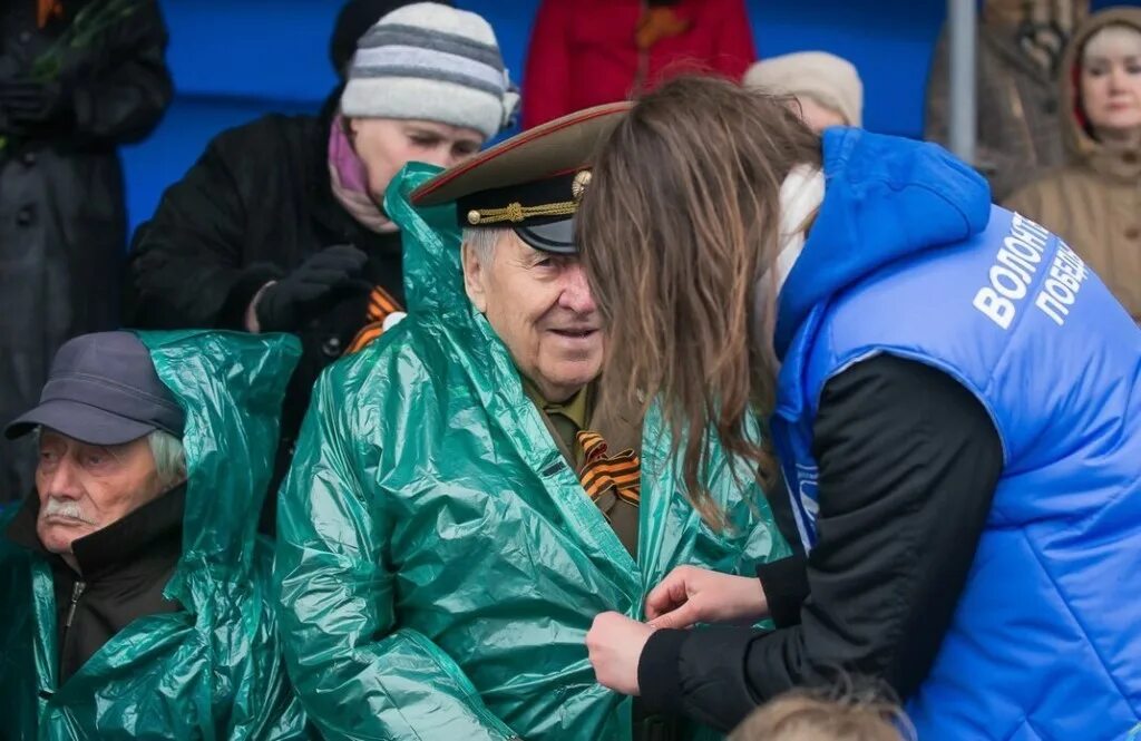 Волонтер это человек который. Социальное волонтёрство. Фотографии волонтеров. Волонтерская деятельность в России. Призыв волонтеров