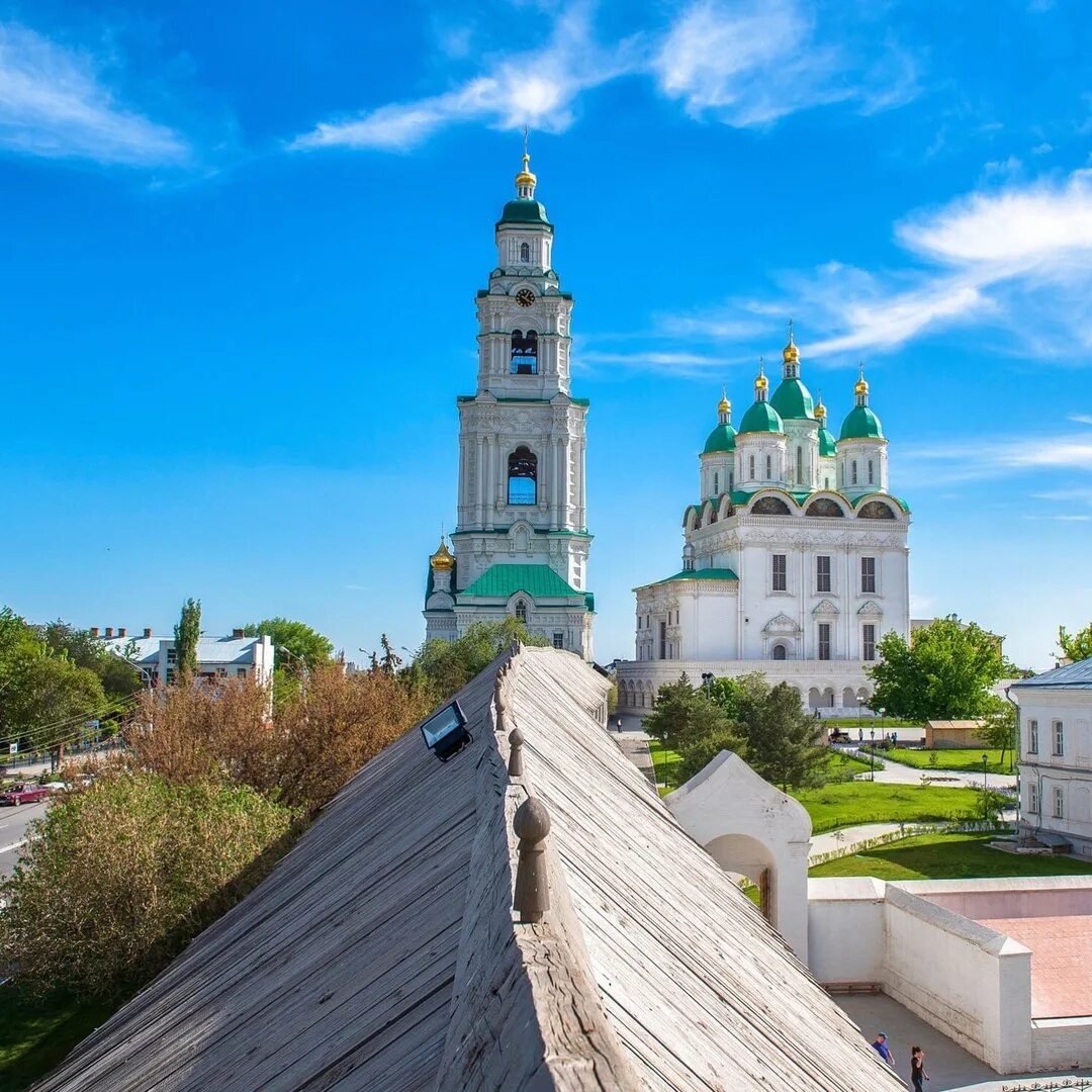 Какие в астрахани места. Астраханский Кремль Астрахань. Астрахань Кремль лобное место. Соборная площадь Астраханского Кремля. Астраханский Кремль Астрахань Ремесленная.