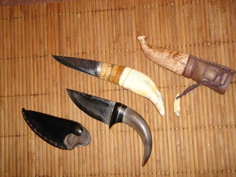 Купить ножи бивни. Нож Медвежий клык Шаманский. Изделия из Клыков. Нож из клыка. Сувенир из когтя медведя.