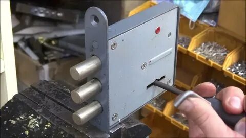 Открыть сувальдный замок