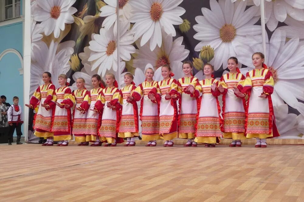 Флаг кулешовской администрации. Управление культуры энгельс. Управление культуры города владимира. Управление культуры го. Управление культуры го.