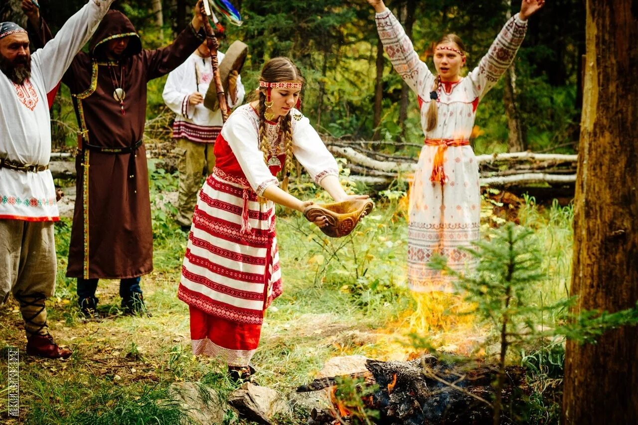 народные традиции праздника ивана купалы. язычество ивана купала. осенины славянский праздник. календарь древних славян. ивана купала день солнцестояния.