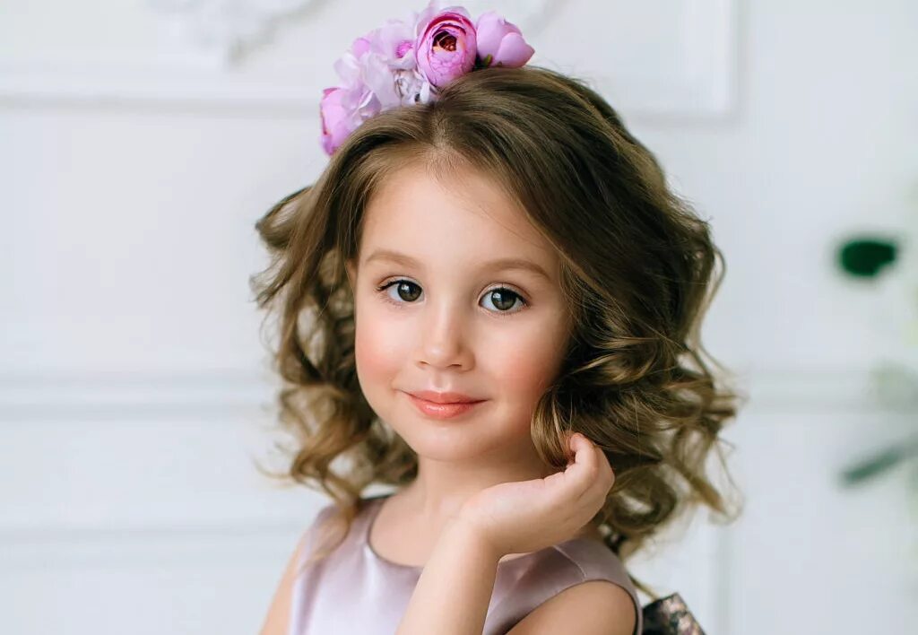 Princess hairstyle Formal hairstyles for long hair, Princess hairstyles, Girl ha