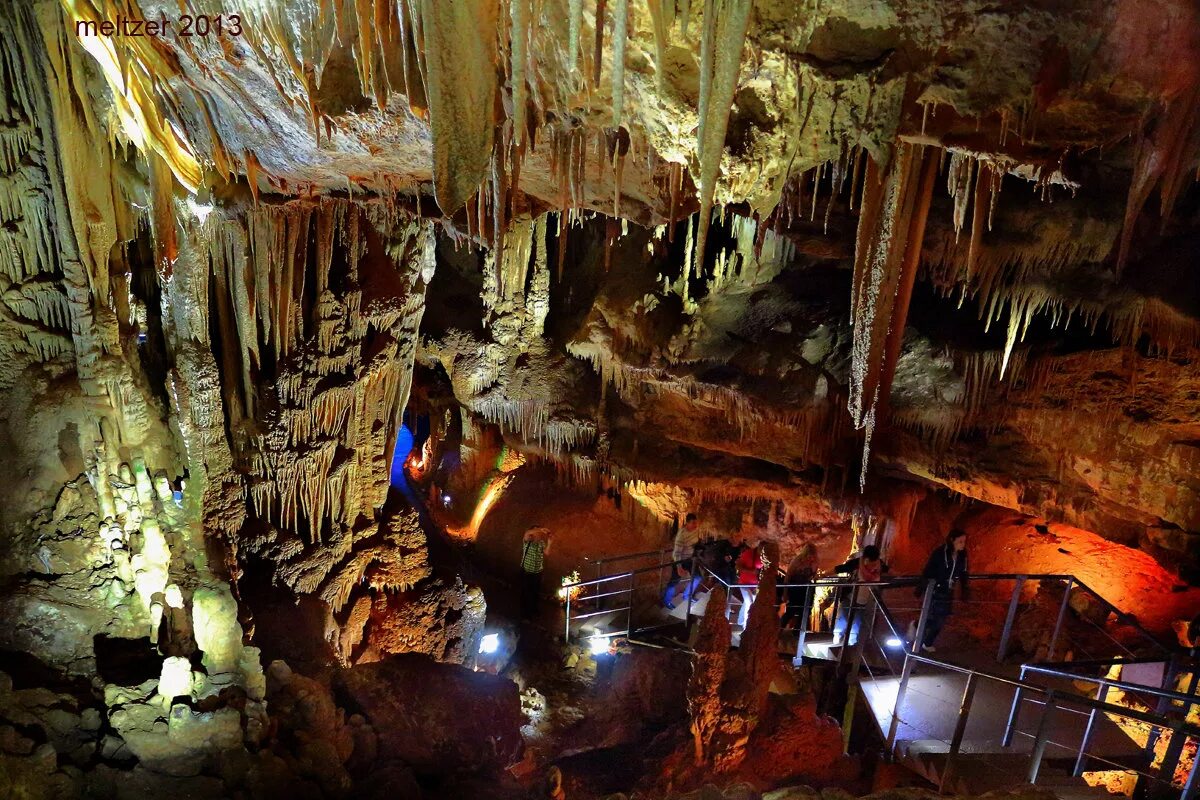 Пещера прометея грузия. Пещера Кумистави Грузия. Пещера Прометея (Кумистави). Цхалтубо пещера Прометея.