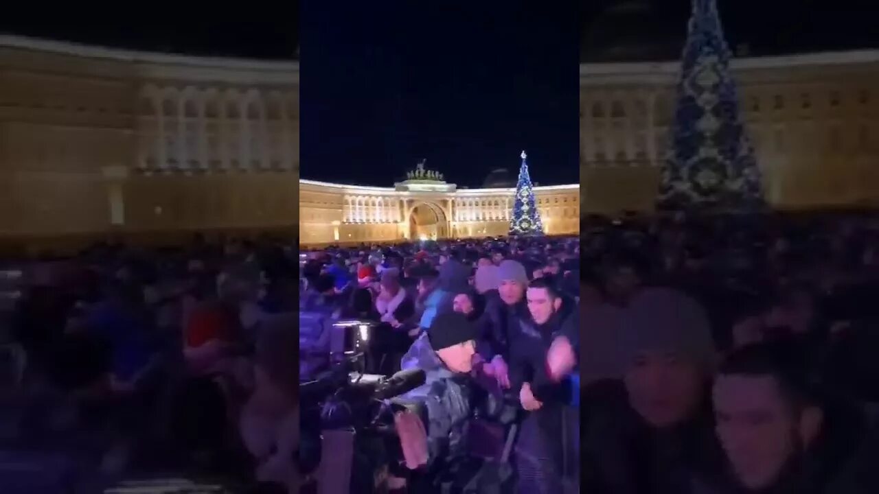 Дворцовая площадь в санкт-петербурге в новогоднюю ночь. Новогодняя ночь в питере на дворцовой площади. Дворцовая площадь в новогоднюю ночь. Новогодние гуляния на дворцовой. Ночь на дворцовой площади.
