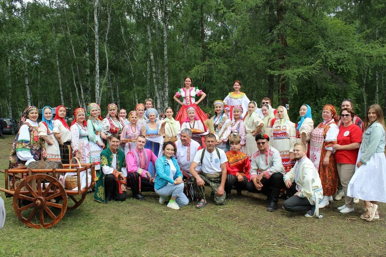 Фестиваль родники. Фестиваль русского фольклора Родники Алтая. 16 Фестиваль Родники Алтая. Русский народ. Русская тройка 2023 фестиваль народного творчества.