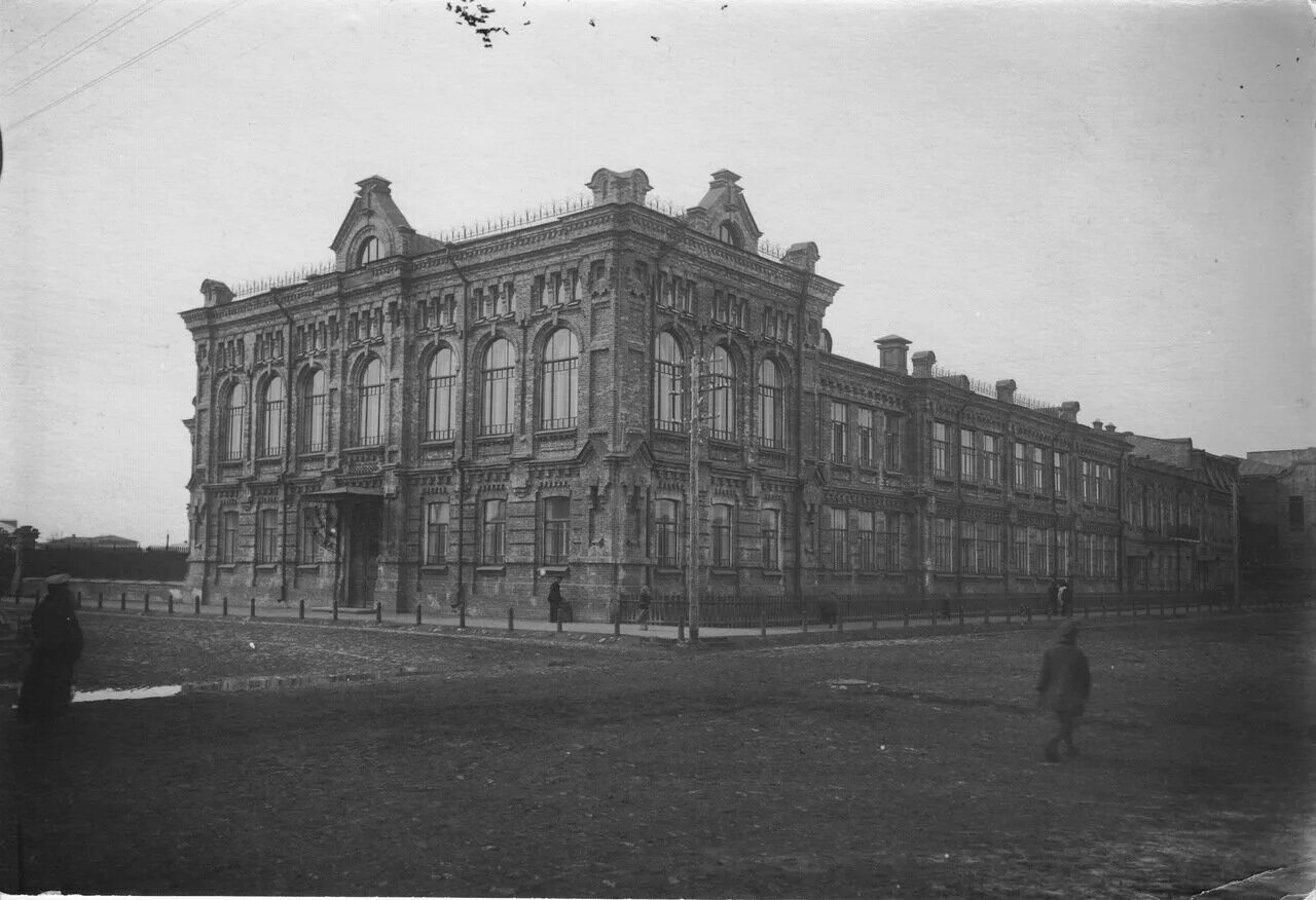 История здания школы. Женская гимназия бирск. История здания школы. Вологда школа 1 зосимовская 1. Школа 11 киров старое здание.