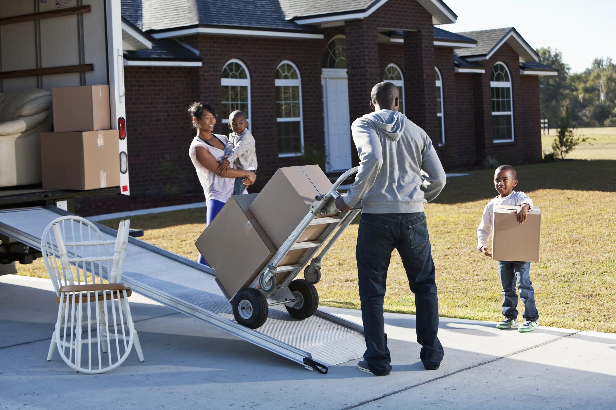 Move to another place. Переехали в свой дом. переезд. move house.