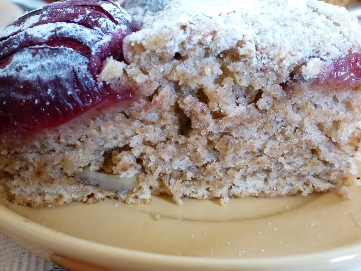 Самый бюджетный пирог. Пирог с грецкими орехами. Постный пирог вкусно и просто рецепт. Пирог на минералке c фруктами. Постный пирог вкусно и просто рецепт.